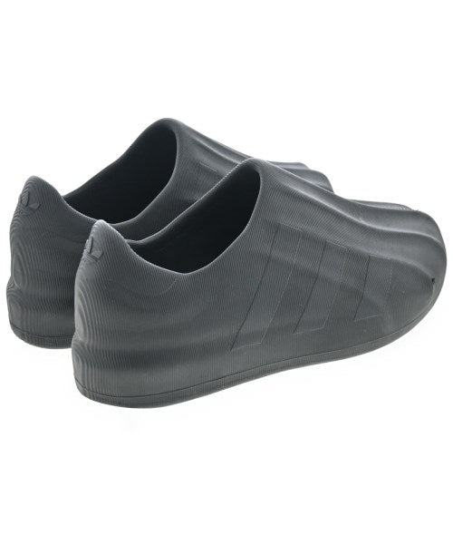 adidas รองเท้าผ้าใบ