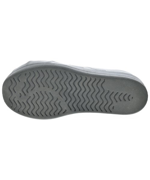 adidas รองเท้าผ้าใบ