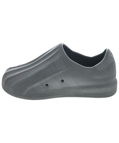adidas รองเท้าผ้าใบ