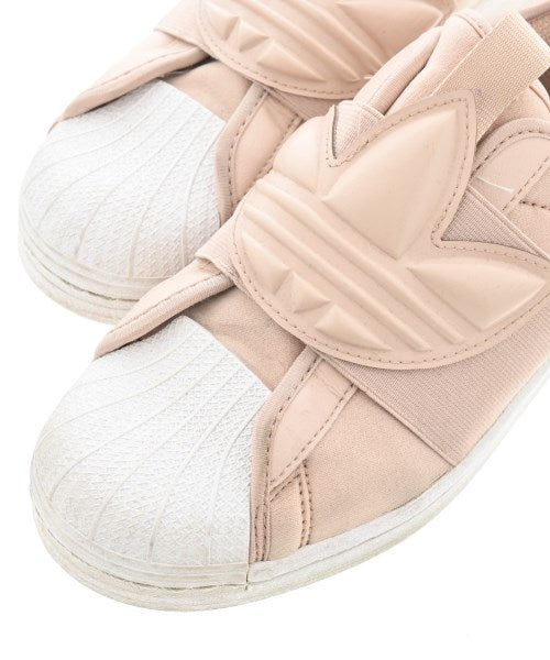 adidas รองเท้าผ้าใบ