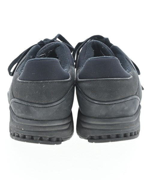 adidas รองเท้าผ้าใบ