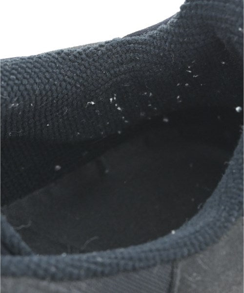 adidas รองเท้าผ้าใบ