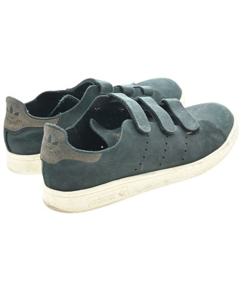 adidas รองเท้าผ้าใบ