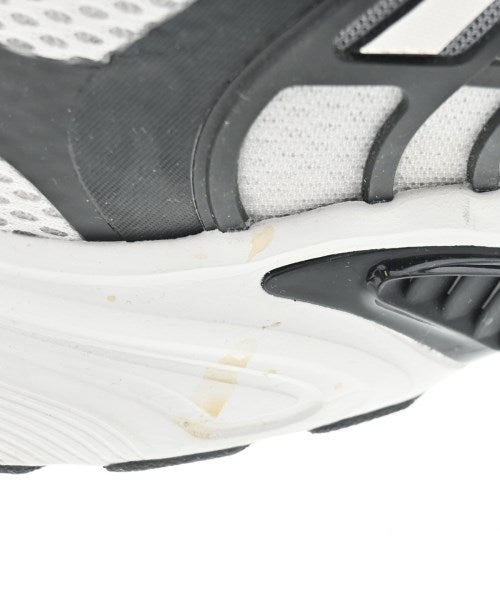adidas รองเท้าผ้าใบ