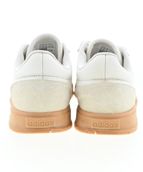 adidas รองเท้าผ้าใบ