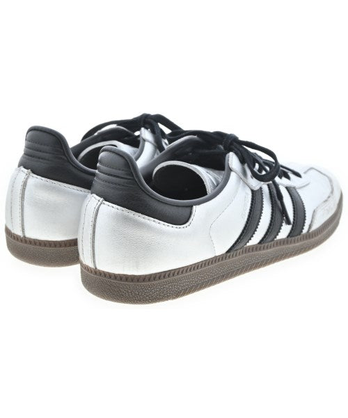 adidas รองเท้าผ้าใบ