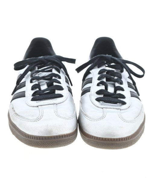 adidas รองเท้าผ้าใบ