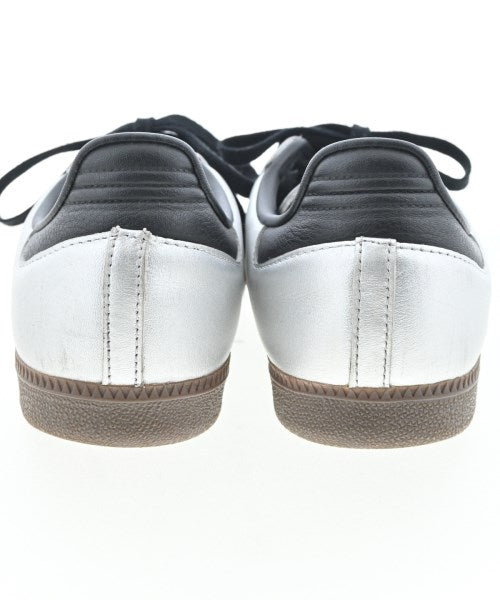 adidas รองเท้าผ้าใบ
