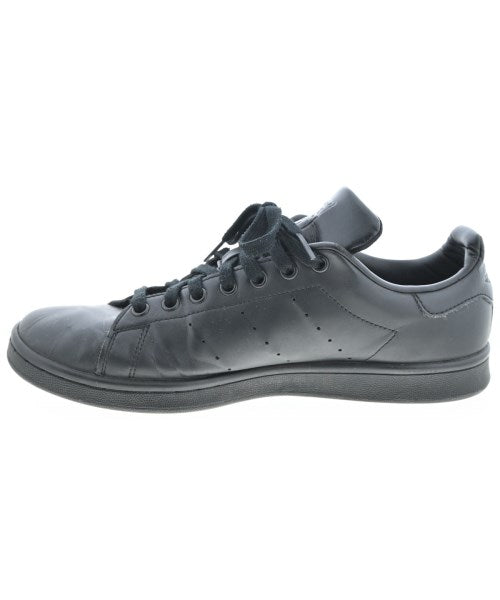 adidas รองเท้าผ้าใบ