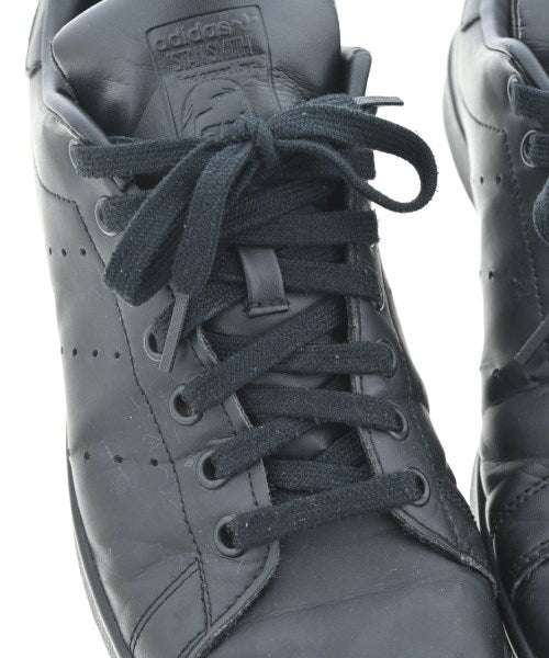 adidas รองเท้าผ้าใบ