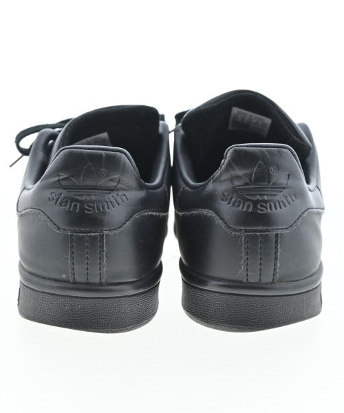 adidas รองเท้าผ้าใบ