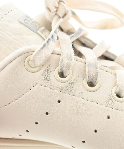adidas รองเท้าผ้าใบ