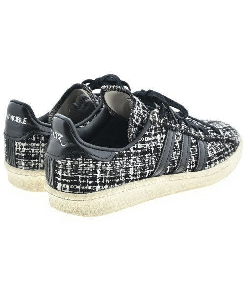 adidas รองเท้าผ้าใบ