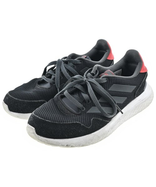 adidas รองเท้าผ้าใบ