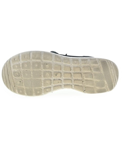 adidas รองเท้าผ้าใบ