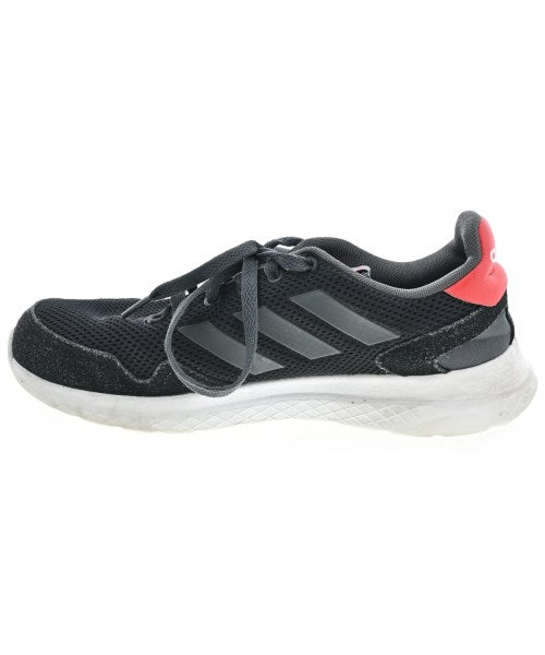 adidas รองเท้าผ้าใบ