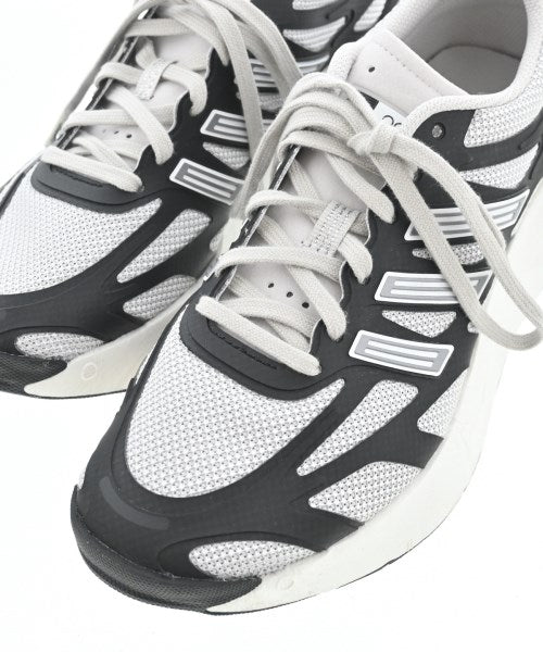 adidas รองเท้าผ้าใบ