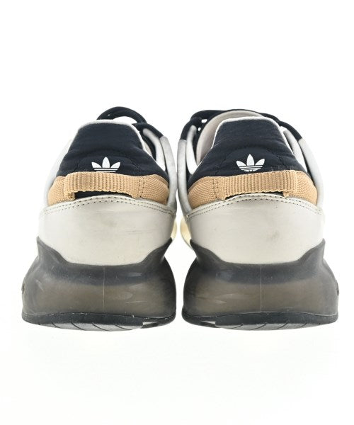 adidas รองเท้าผ้าใบ