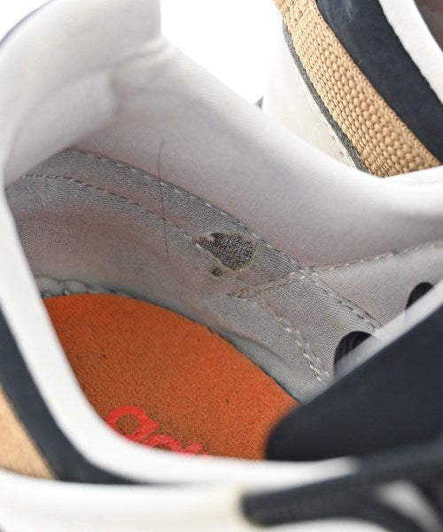 adidas รองเท้าผ้าใบ