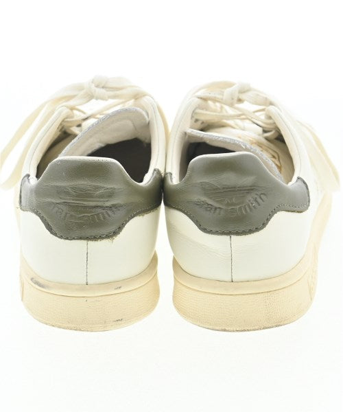 adidas รองเท้าผ้าใบ