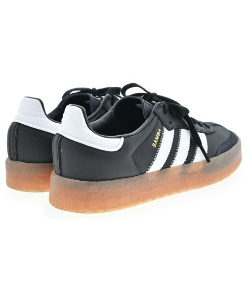 adidas รองเท้าผ้าใบ