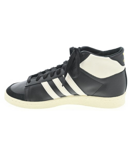 adidas รองเท้าผ้าใบ