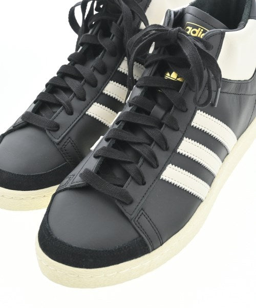 adidas รองเท้าผ้าใบ