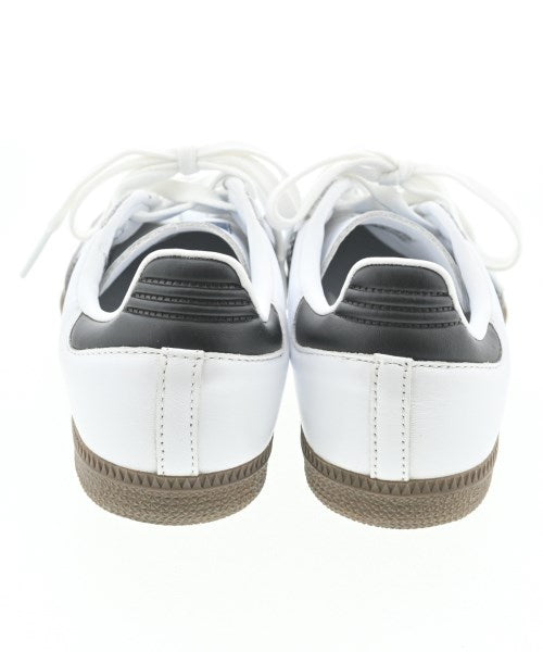 adidas รองเท้าผ้าใบ