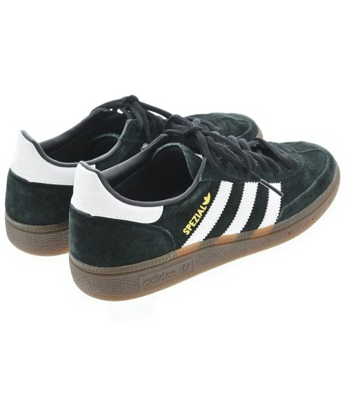 adidas รองเท้าผ้าใบ