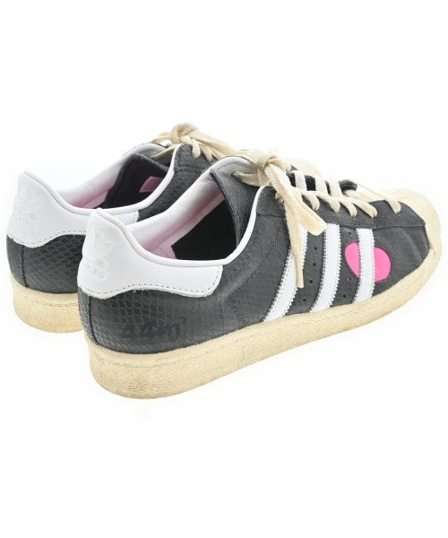 adidas รองเท้าผ้าใบ