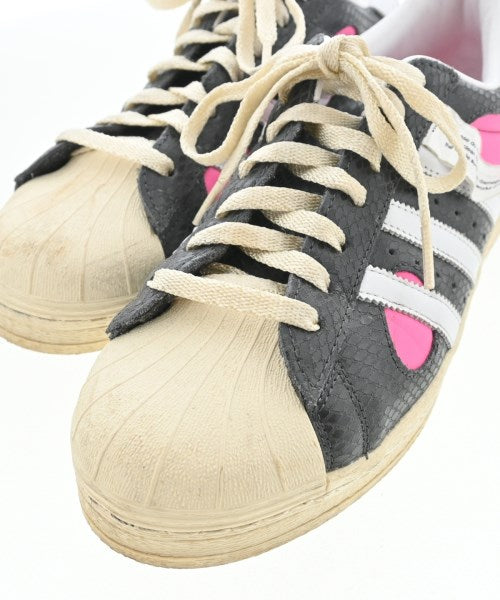 adidas รองเท้าผ้าใบ