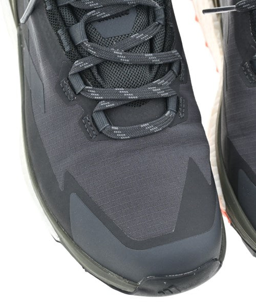 adidas รองเท้าผ้าใบ