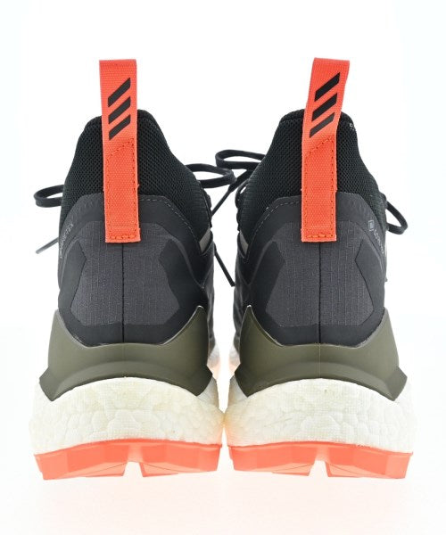 adidas รองเท้าผ้าใบ
