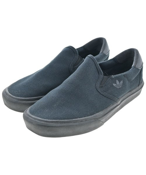 adidas รองเท้าผ้าใบ