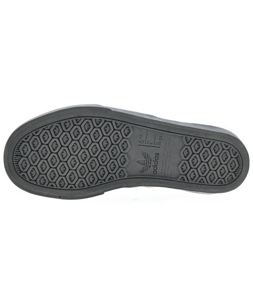 adidas รองเท้าผ้าใบ