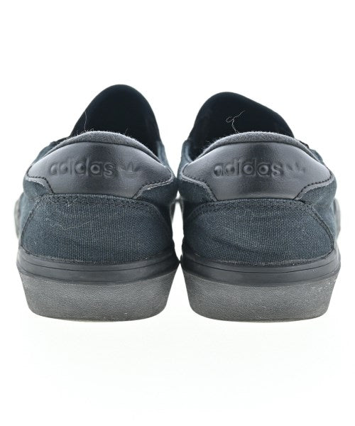 adidas รองเท้าผ้าใบ