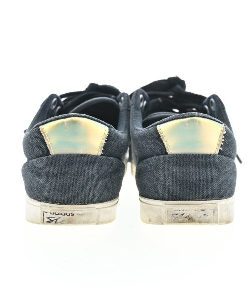 adidas รองเท้าผ้าใบ