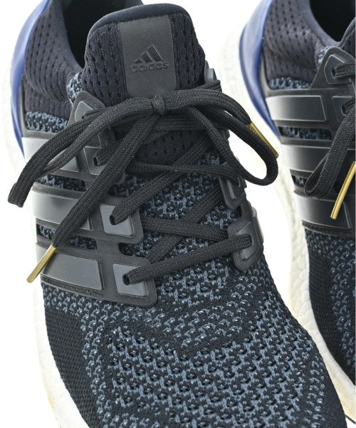adidas รองเท้าผ้าใบ