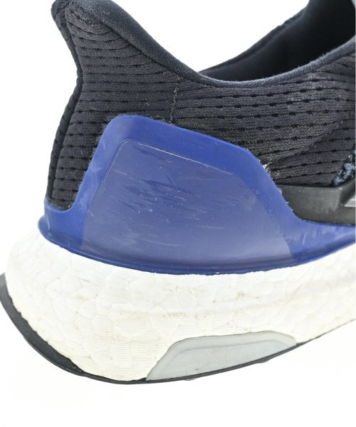 adidas รองเท้าผ้าใบ