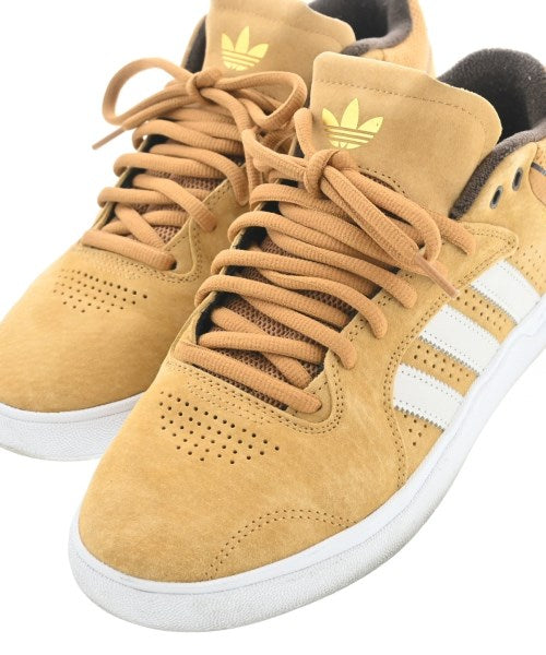 adidas รองเท้าผ้าใบ