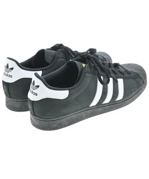 adidas รองเท้าผ้าใบ