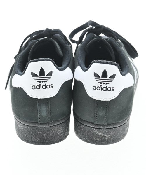 adidas รองเท้าผ้าใบ