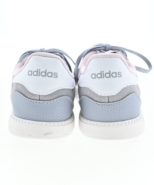 adidas รองเท้าผ้าใบ