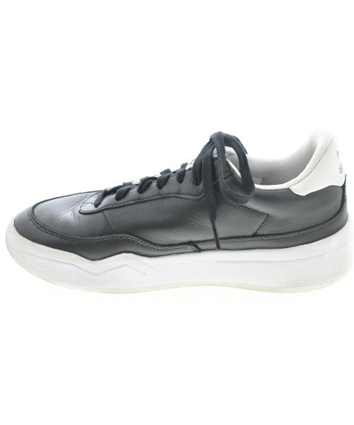 adidas รองเท้าผ้าใบ