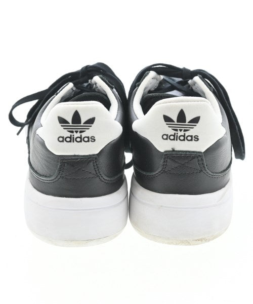 adidas รองเท้าผ้าใบ