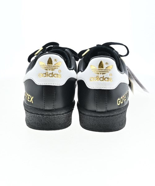 adidas รองเท้าผ้าใบ