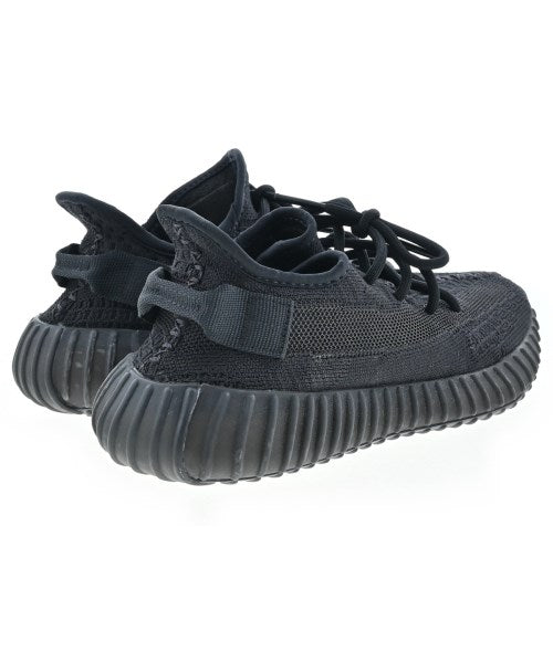 adidas รองเท้าผ้าใบ