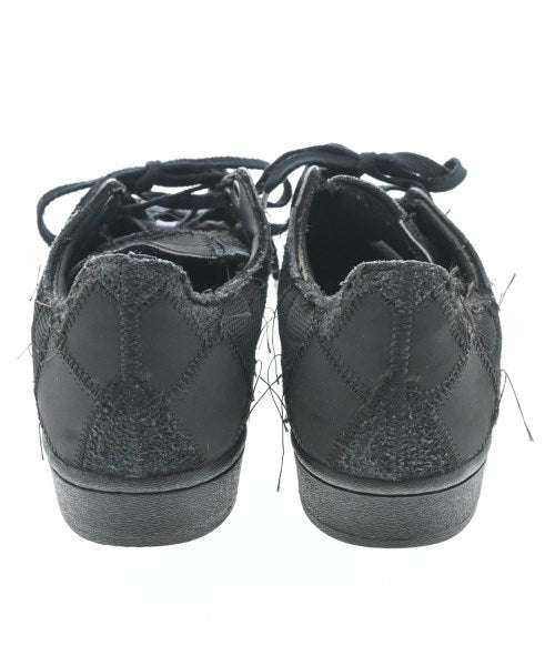 adidas รองเท้าผ้าใบ