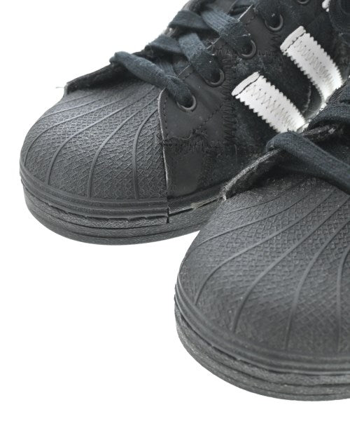 adidas รองเท้าผ้าใบ