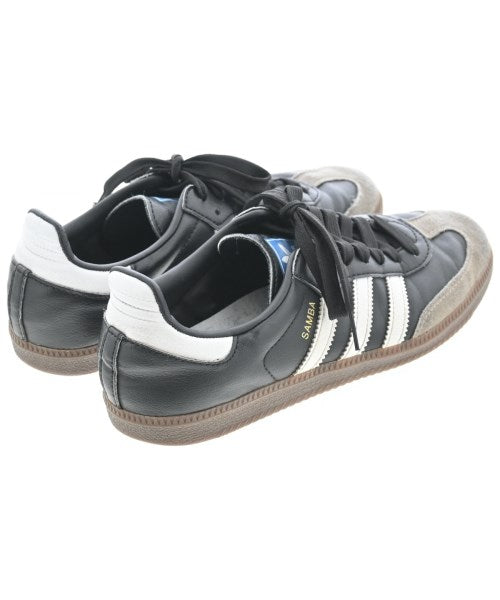 adidas รองเท้าผ้าใบ
